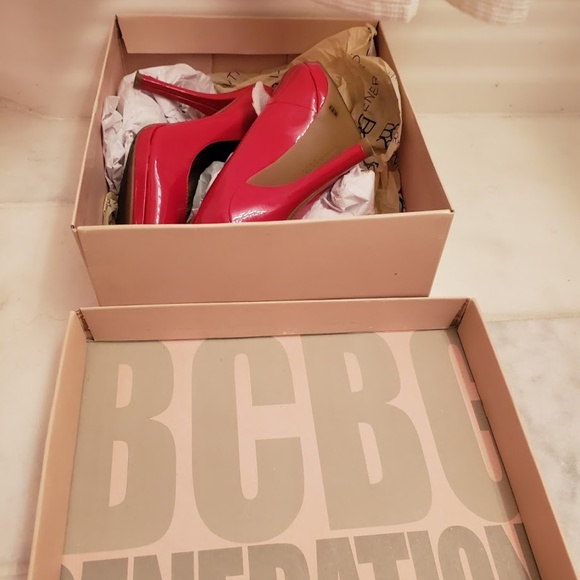 🔥👑🔥 BCBG Patent Women's High Heels - Picture 4 of 8